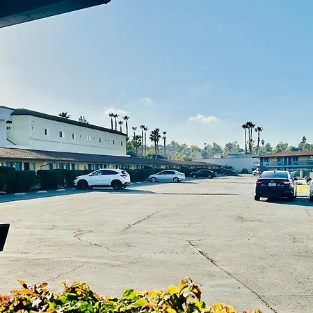 Franciscan Inn Motel ビスタ エクステリア 写真