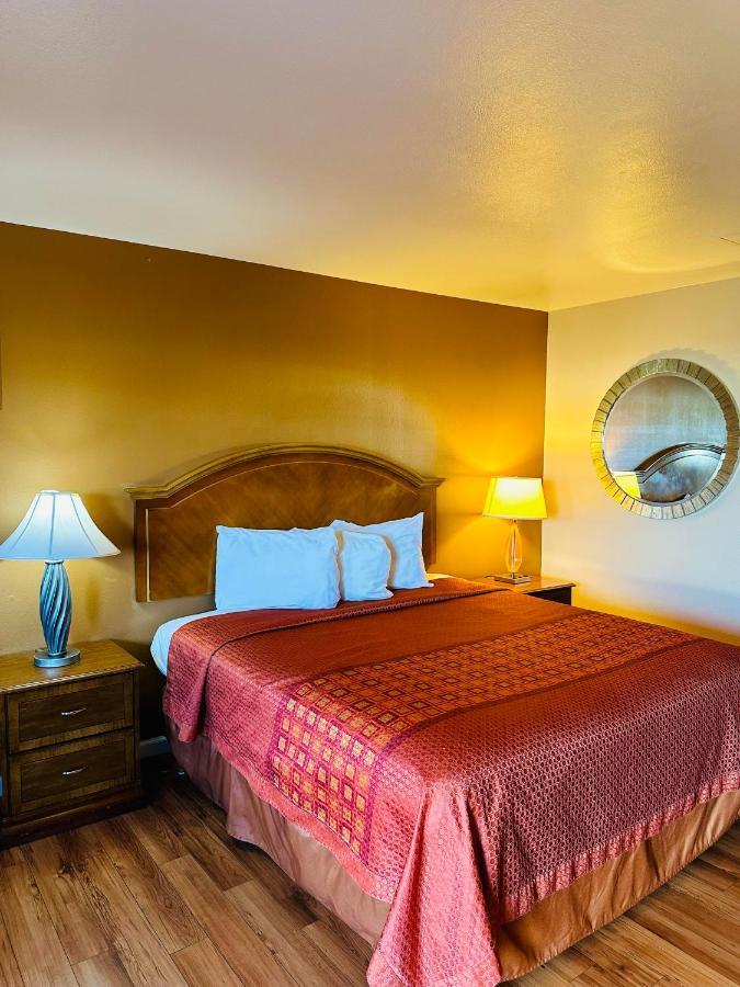 Franciscan Inn Motel ビスタ エクステリア 写真