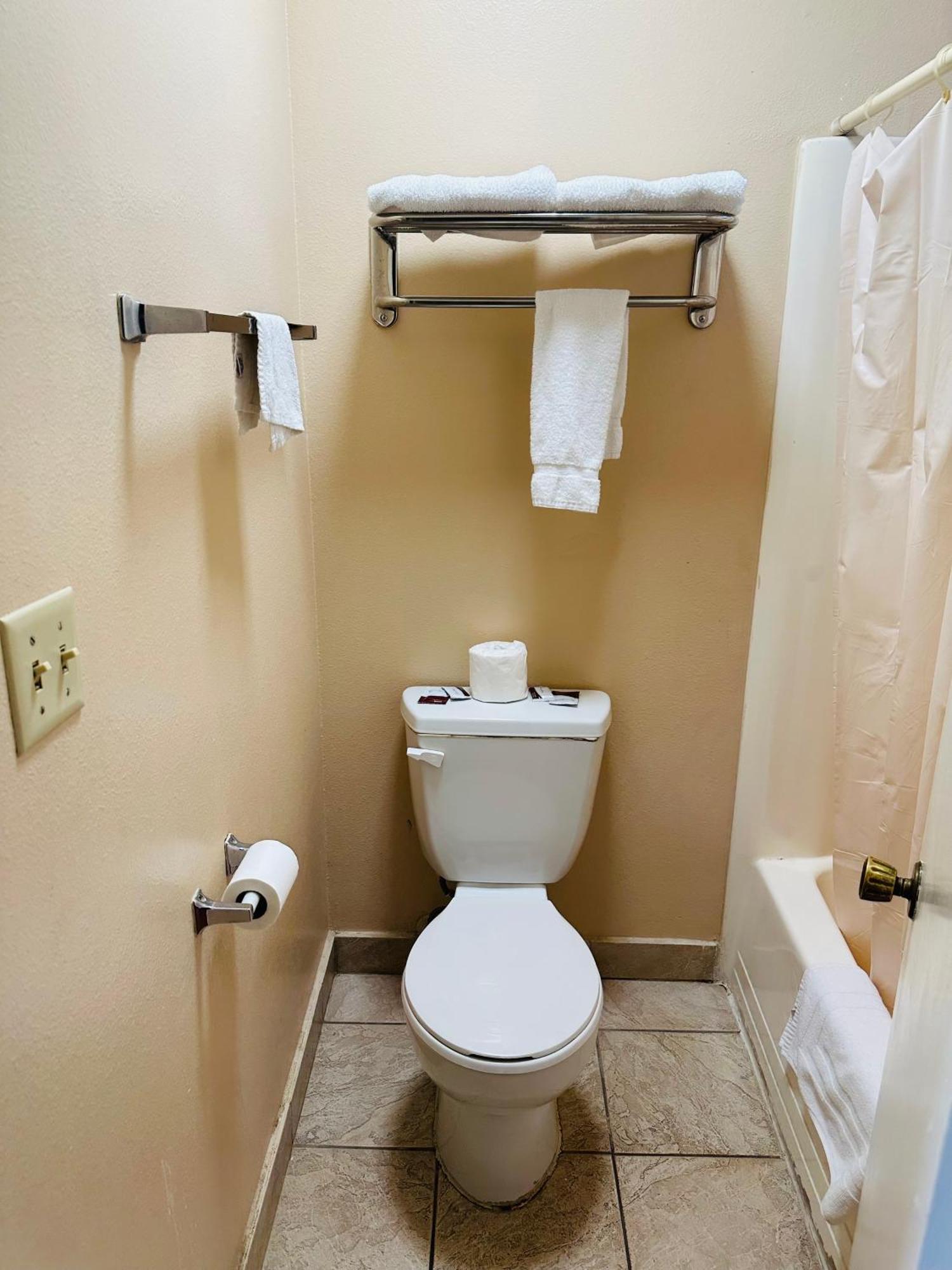 Franciscan Inn Motel ビスタ エクステリア 写真
